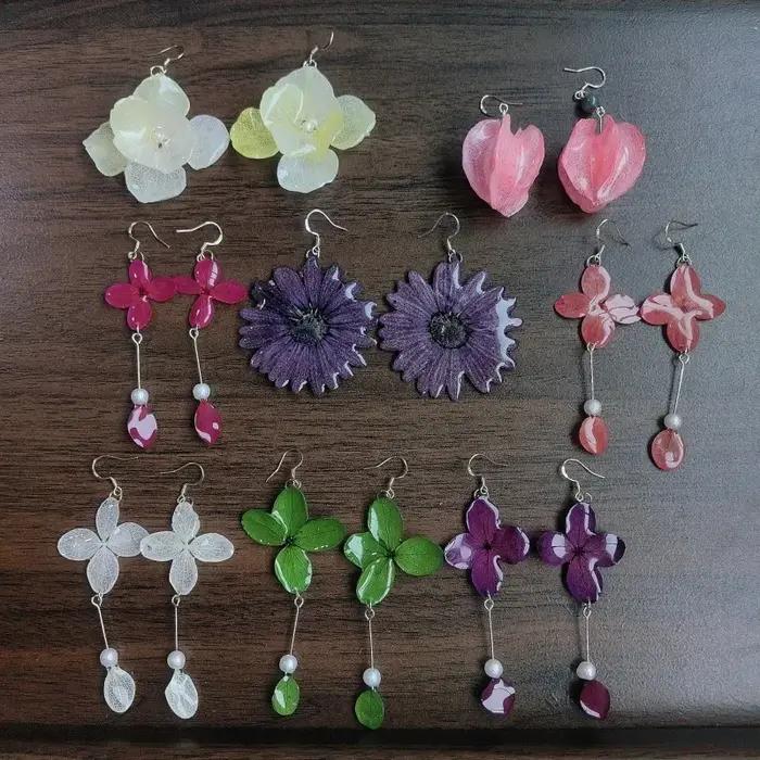Boucles d'oreilles élégantes en fleurs naturellement préservées hortensias pressés résine époxy pour femmes occasions spéciales
