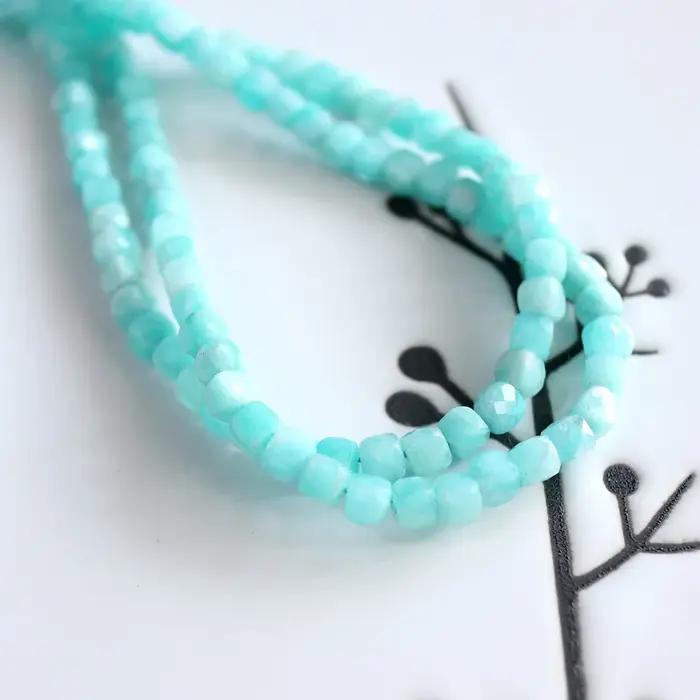 Perles Cube à Facettes Naturelles pour Femme