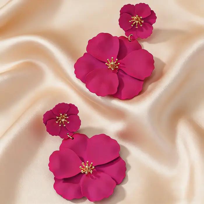 Boucles d'oreilles pendantes aux fleurs multicolores en métal fuchsia, bijou de mode pour femmes occasions festives et vacances d'été
