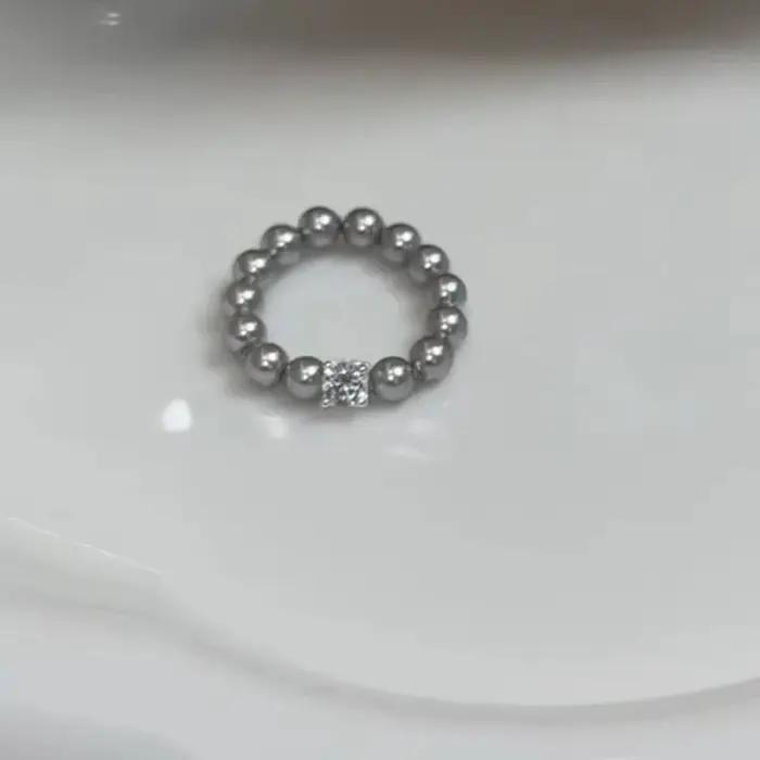 Minar – bague de cocktail élastique en perles d'eau douce blanches et grises de luxe