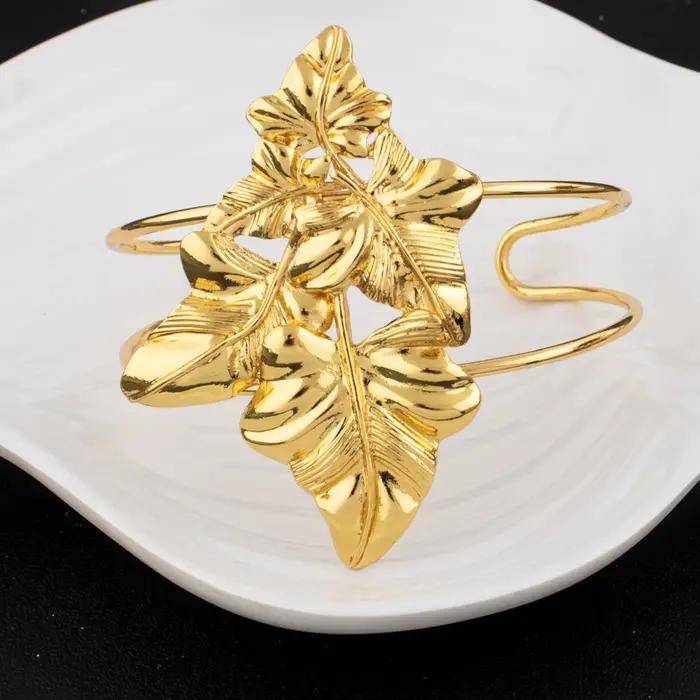 Ensemble de bijoux couleur or YM pour femmes et hommes, chaîne feuille, boucles d'oreilles, bracelet réglable, bague et collier pour cérémonies et occasions quotidiennes