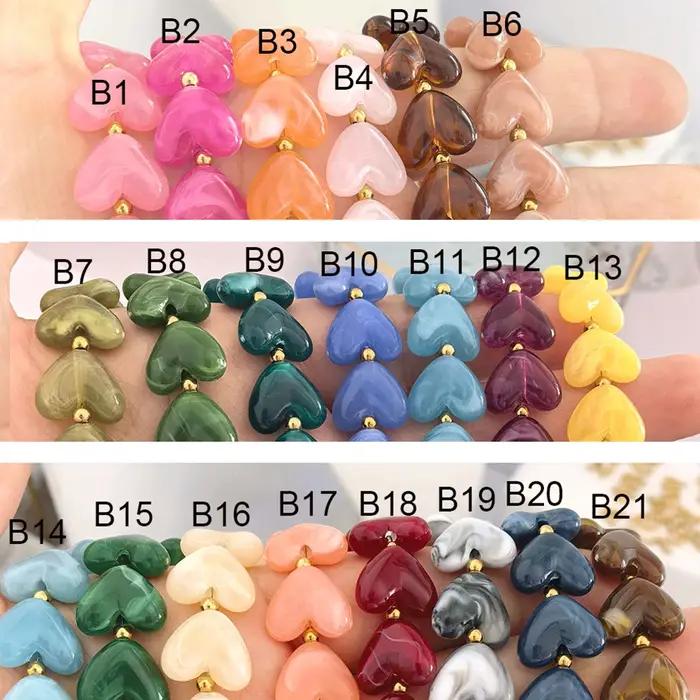 Bracelet Cœur Femme Perles Résine Acrylique Chaîne Déclaration d'Amour Beige Acier Inoxydable Étanche Couleur Or PVD Vente en Gros