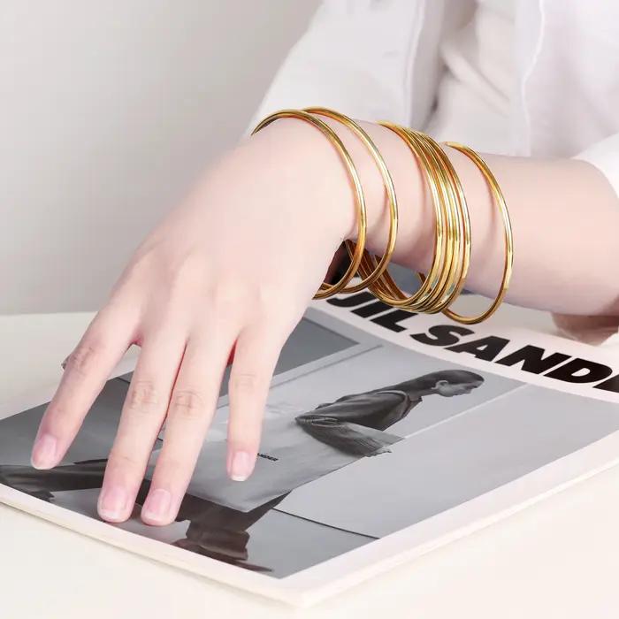 Bracelet rond minimaliste en acier inoxydable pour femmes