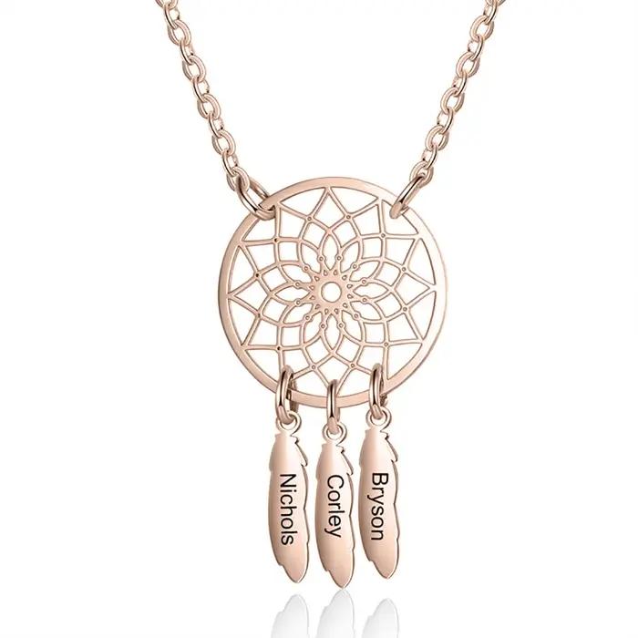 Collier personnalisé bohème avec attrape-rêves et nom gravé en acier inoxydable pour femmes occasions spéciales