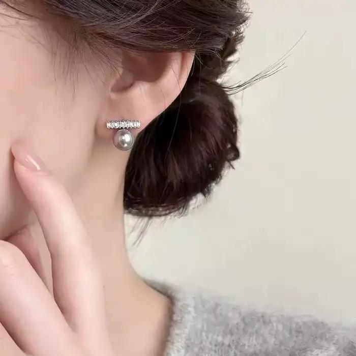 Boucles d'oreilles de luxe classiques en perles, élégantes à la française, haute couture, inaltérables, accessoire de bijouterie polyvalent et stylé