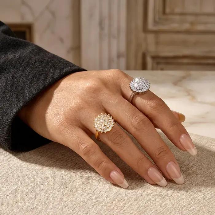 Bague Ronde Éclatante Fleurie pour Femme en Laiton et Zircon