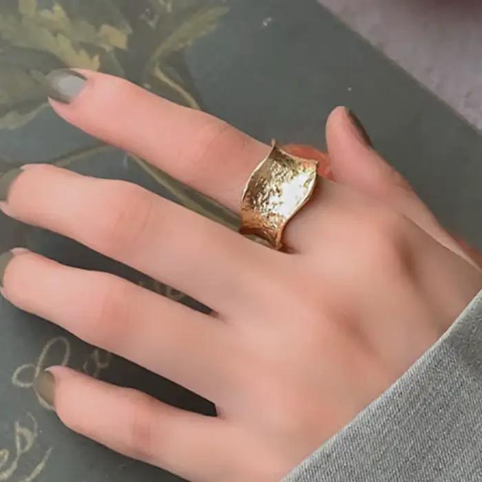 Bagues Chunky Gothiques Grandes et Brillantes Ajustables Or et Argent pour Femmes