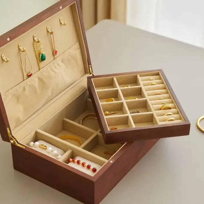 Boîte à bijoux en bois et verre de luxe pour rangement et exposition de colliers bracelets boucles doreilles pour femmes occasions spéciales