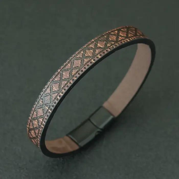 Bracelet en cuir pour hommes design vintage breloque motif géométrique fermoir aimant style de rue occasion spéciale