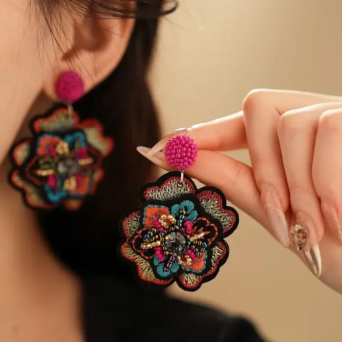 Boucles d'Oreilles en Perles de Riz Colorées et Strass Design Unique pour Femmes Occasions Spéciales Mode Vintage