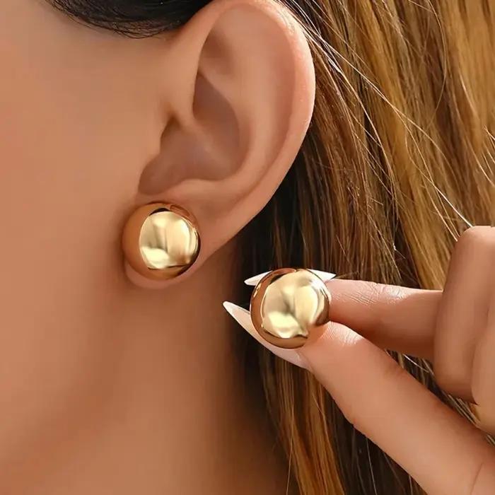 Boucles d'oreilles clous grandes et rondes en métal tendance pour femmes