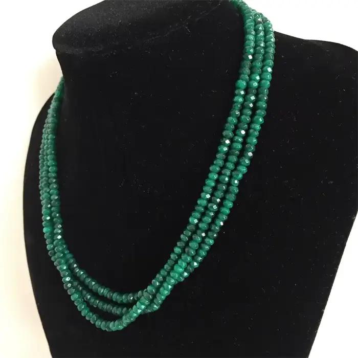 Collier en pierre naturelle avec motifs floraux pour femmes, chaîne réglable, élégant et polyvalent pour parties et soirées de bal