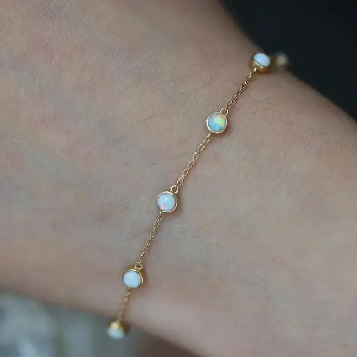 Bracelet en argent sterling 925 sertie d'une opale ronde élégant pour femmes occasions spéciales partis soirées fancy