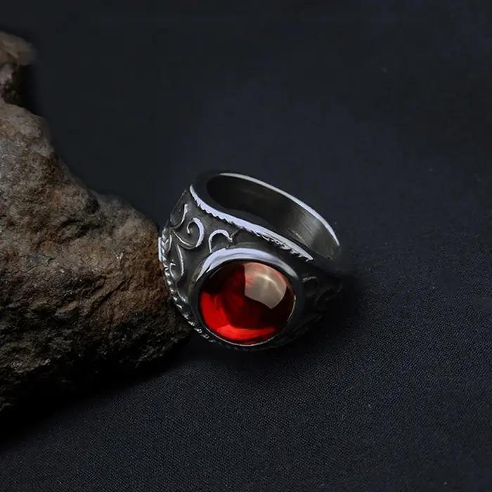 Bague gothique vintage en acier inoxydable avec fleurs gravées et grenat rouge pour hommes et femmes occasions spéciales