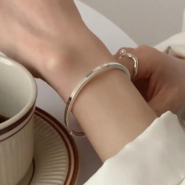 Bracelet Géométrique Carré Argenté Pour Femmes Et Filles Soirées Cadeau De Fête Minimaliste Chic