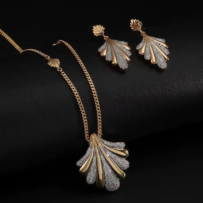 Ensemble de bijoux tendance plaqué or 18 carats avec zirconiums cubiques - Collier long superposé et boucles d'oreilles pendantes assorties