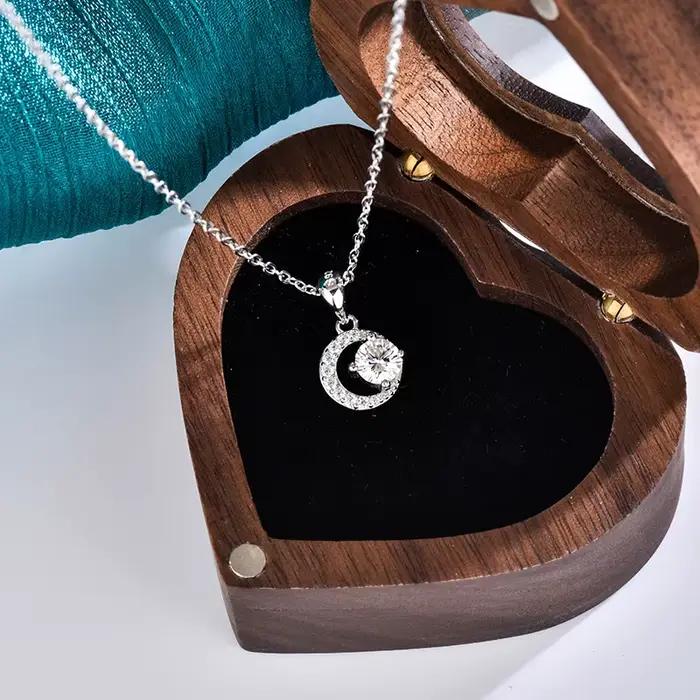 Collier pendentif lune en moissanite en argent sterling S925 LinkerLove pour femme