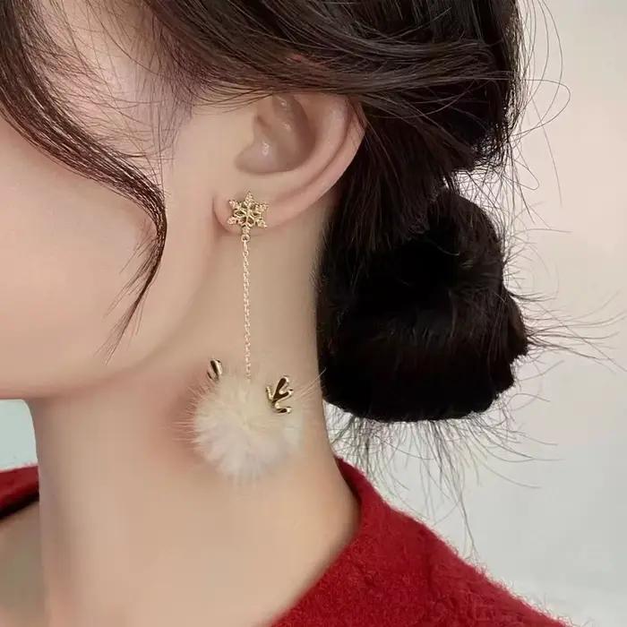 Nouvelles Boucles d'oreilles pendantes en peluche mignonnes et douces pour femme, motif élan et flocon de neige, accessoire de Noël, cadeau