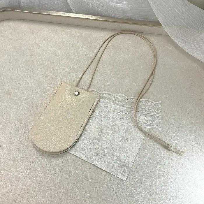 Colliers à pendentifs exquis couleur printemps, sac de rangement en cuir PU pour femmes, collier à l
