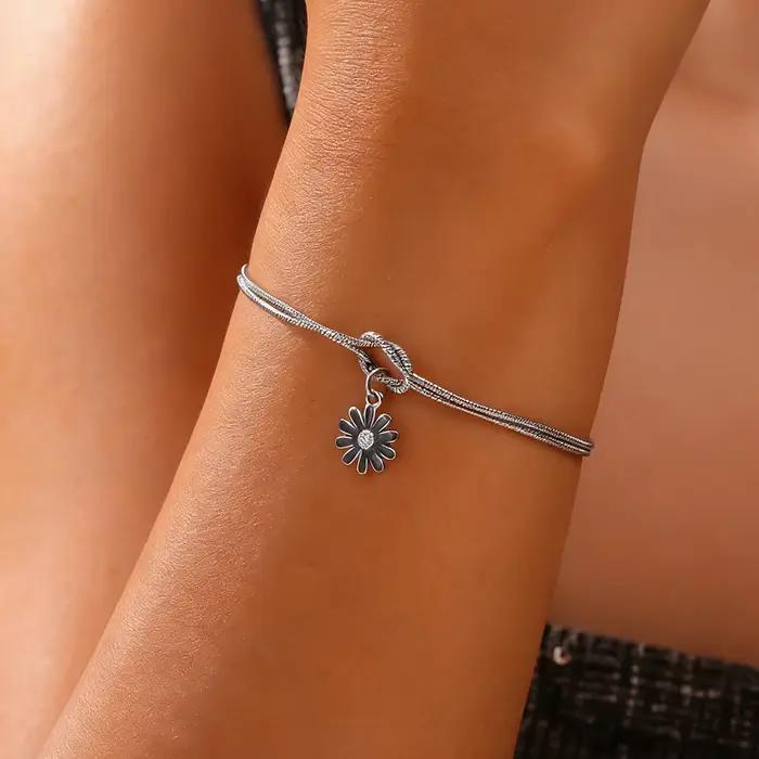 Bracelet à breloques en forme de fleur en émail pour femmes
