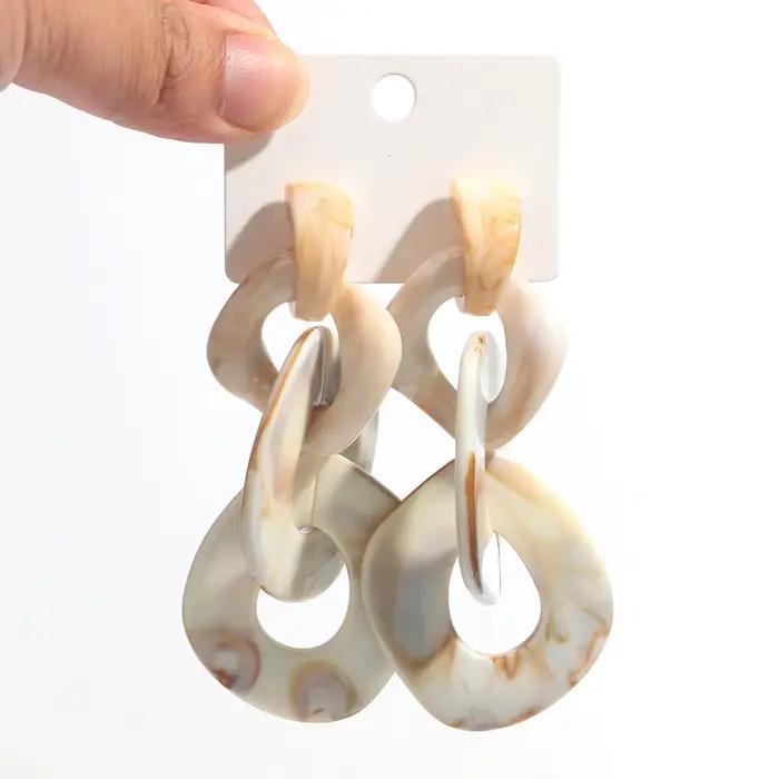 Grandes boucles d'oreilles Punk en acrylique rhomboïde géométrique
