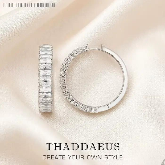 Boucles d'oreilles créoles à charnière avec pierres blanches pavées