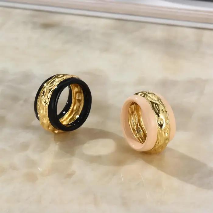 Bague en or noir pour femmes style moderne bijoux de luxe haute qualité accessoires de fête tendance occasions spéciales soirée chic mariage cérémonie galas