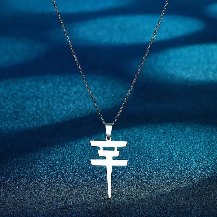 Pendentif en acier inoxydable et titane doré avec design géométrique pour femmes et occasions spéciales comme mariages et anniversaires