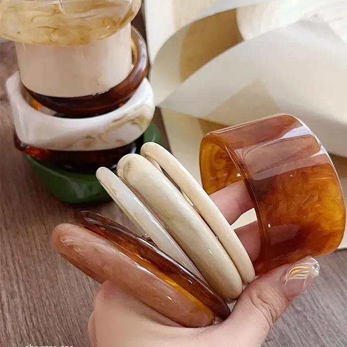 Bracelet carré rond irrégulier torsadé de forme géométrique pour femmes