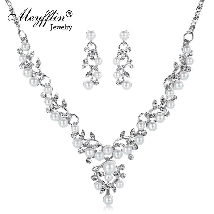 Parures de bijoux vintage en fausses perles pour femmes, collier et boucles d'oreilles tendance à motif floral, accessoires pour mariage et soirée