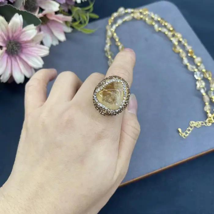Collier, boucles d'oreilles, bague et chaîne de pull en pierre brute de citrine incrustée, style vin