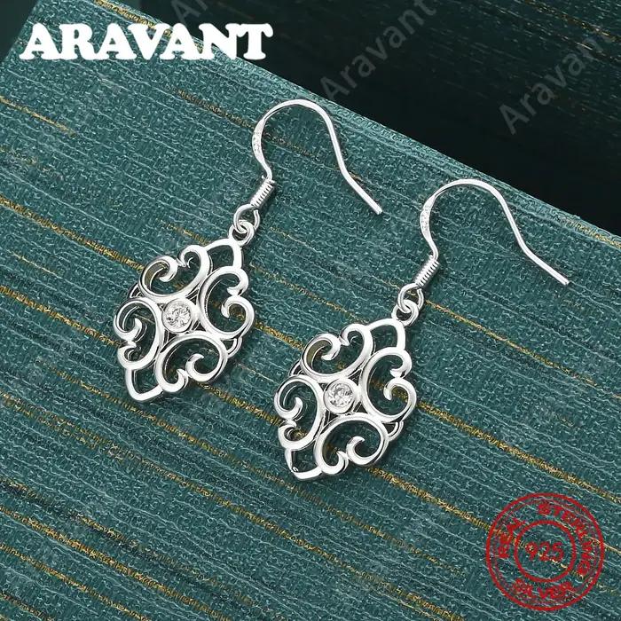 Boucles d'oreilles sculptées en zircon en forme de diamant en argent sterling 925 - Un design frais et élégant pour les bijoux de fiançailles pour femmes