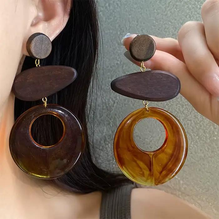 Boucles d'oreilles vintage en résine coeur élégantes et tendance pour femmes occasions spéciales