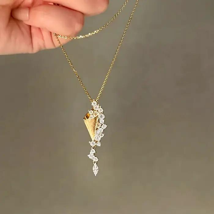 Collier en moissanite taille marquise/ronde