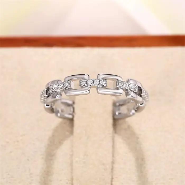 Bague en forme de chaîne en laiton sertie de zircone cubique pour femmes élégantes occasions spéciales mariage soirée festive