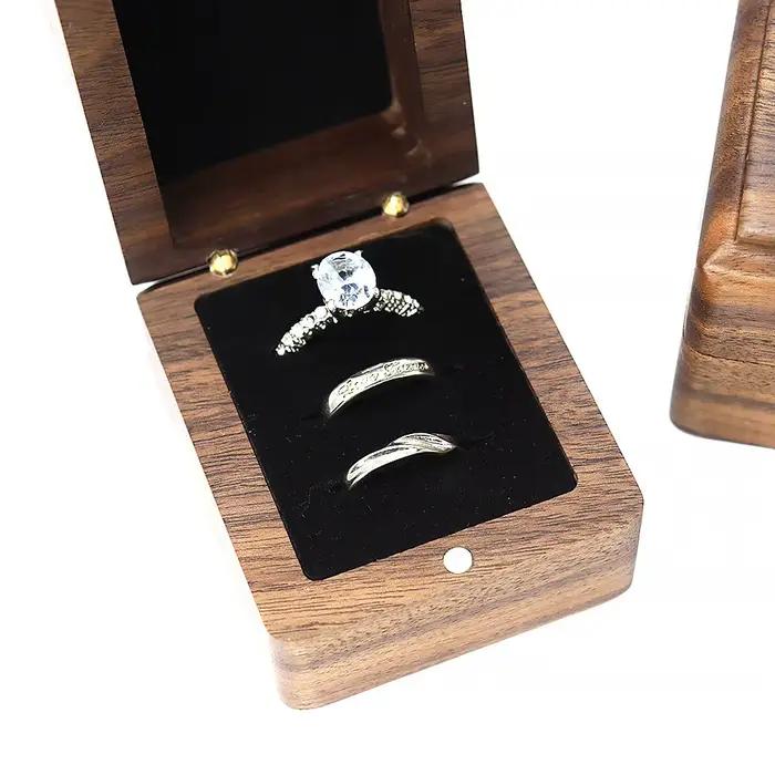 Boîte de rangement en bois pour ensemble de bagues de fiançailles, avec trois emplacements pour cartes, couvercle rabattable et fermeture magnétique, boîte à bijoux, boîte cadeau rétro pour fête d'ann