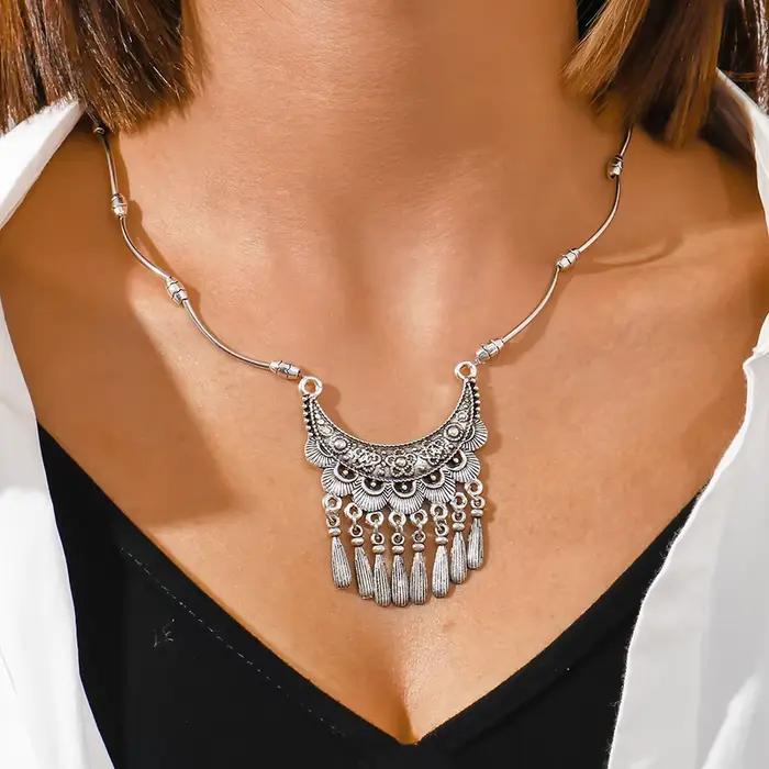 Collier Turquoise Bohème avec Pendentif en Pierres Artificielles pour Femmes Occasions Spéciales et Porte-jour Élégant