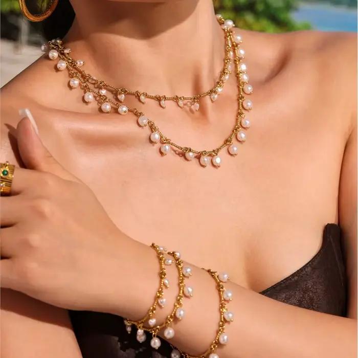 Collier Boho Bracelet assorti en laiton plaqué or 18 carats avec perles en plastique multi-cœurs breloques colliers Bracelets pour femme