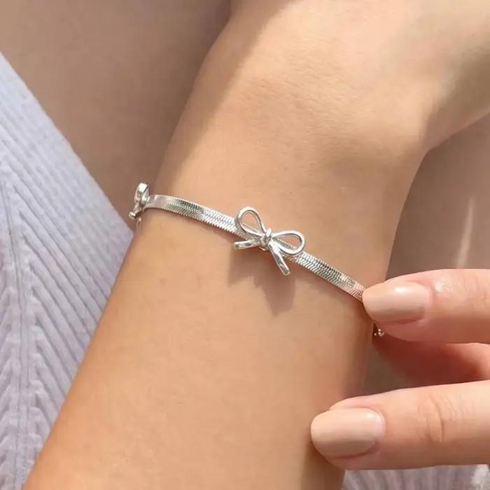 Bracelet Nœud Papillon Argenté avec Chaîne Serpent et Ruban