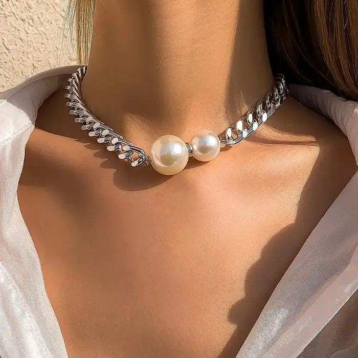 Collier Vintage Punk pour Femmes en Aluminium avec Pendentif Géométrique pour Parties et Célébrations Spéciales