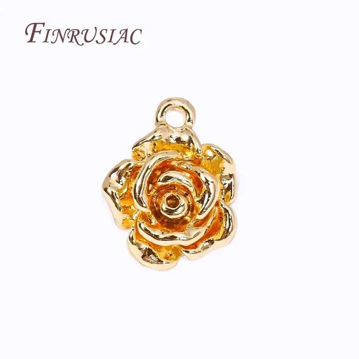 Breloques florales en laiton plaqué or 18 carats