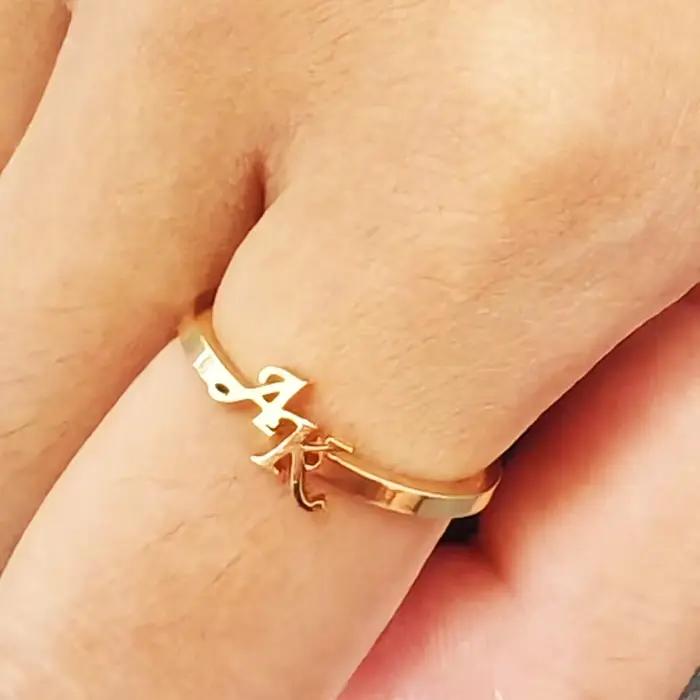 Bague de luxe en acier inoxydable avec initiales personnalisées