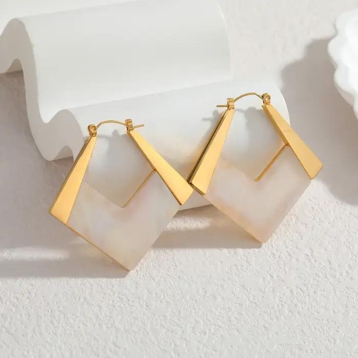 Loe | Boucles d'oreilles géométriques en forme de losange colorées