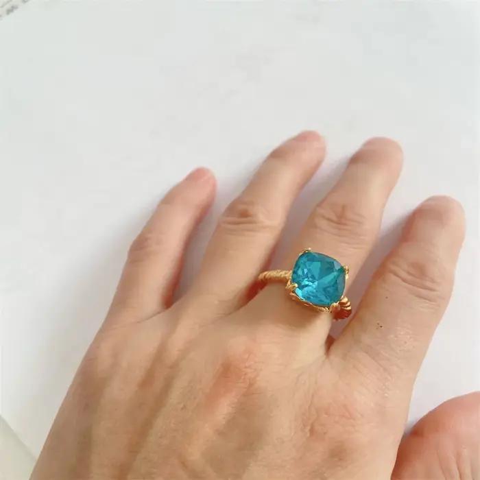 Bague bleue princesse scintillante en Zircon