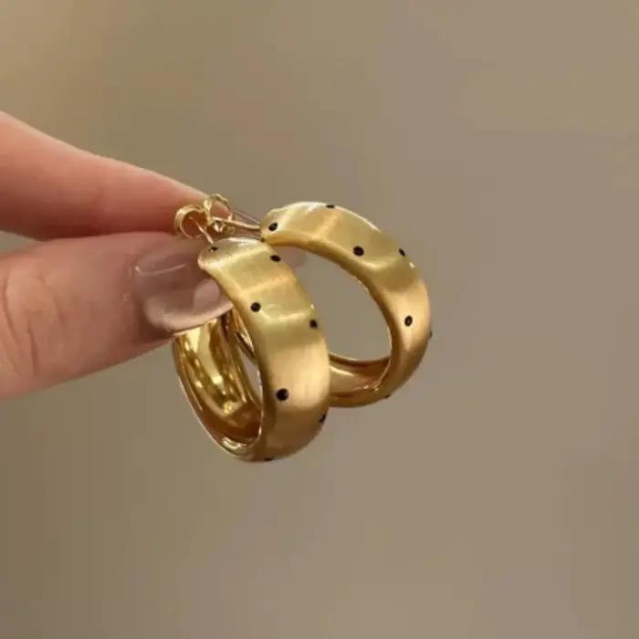 Boucles d'oreilles rétro géométriques circulaires à pois pour femmes, cerceau en métal de tempéramen