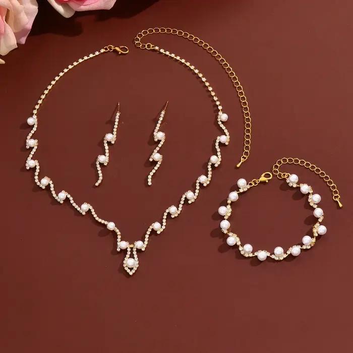 Nouvelles boucles d'oreilles géométriques en perles serties de diamants