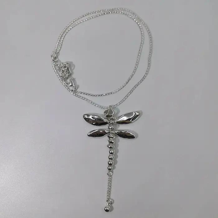 Collier libellule en argent au Design Unique