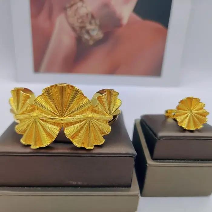 Ensemble de bijoux en or 18 carats pour femmes