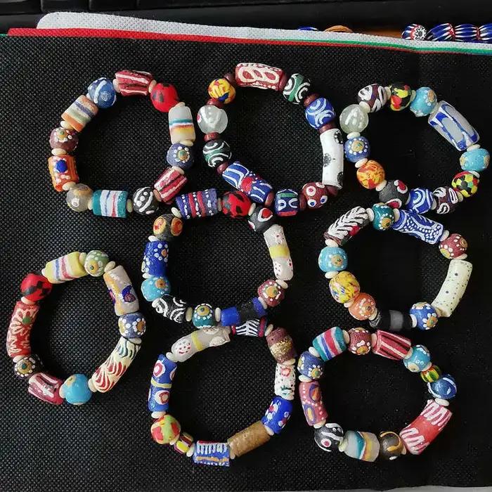 Bracelets perlés au chalumeau colorés unisexe vendange à offrir pour les occasions spéciales femmes filles