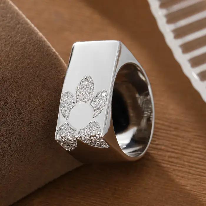 Bague en cuivre de style géométrique moderne avec incrustation florale de pierres précieuses artificielles